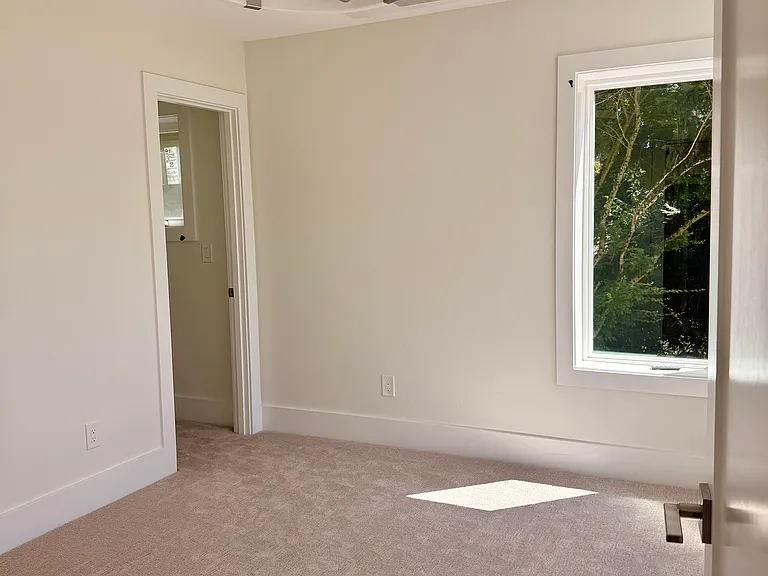 20214 NE 18th Pl #B — Photo 19