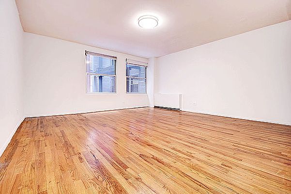 1st image of 123 Bank St #290A