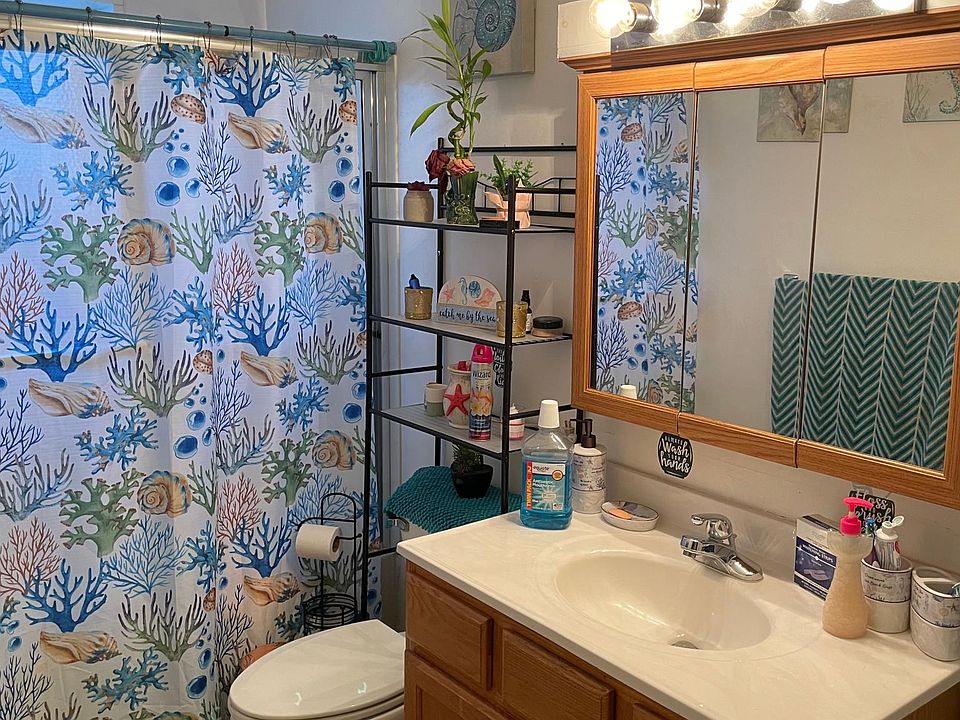 912 W Greenwood Ave Waukegan IL Zillow