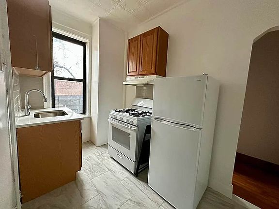 4th image of 259 Bergen St APT 6
