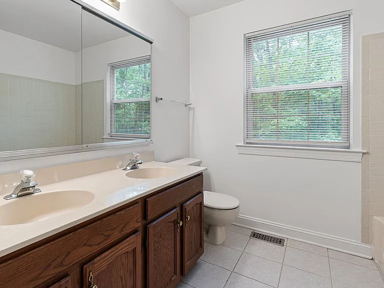 240 Timber Knoll Dr — Photo 23