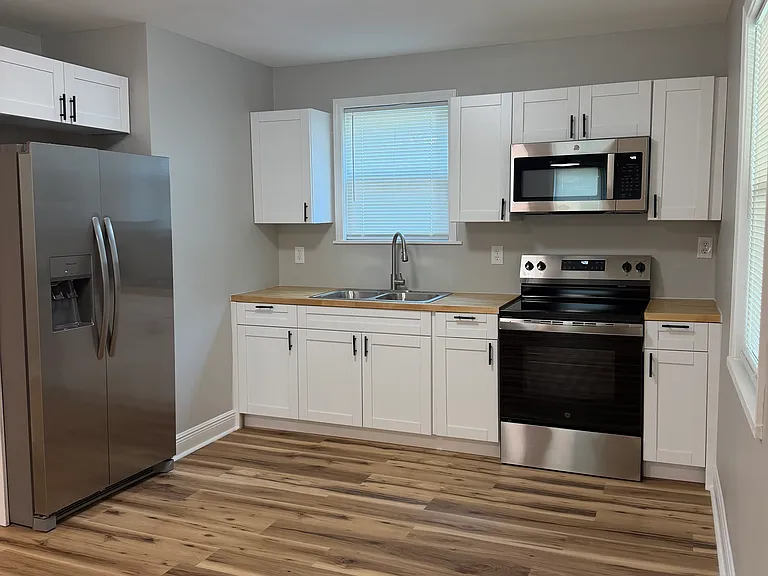 309 Ellington St — Photo 2