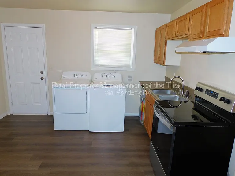 2118 Everitt St #D — Photo 5