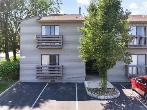 1402 Spruce Hills Dr #1402, Glen Gardner Boro, NJ 08826