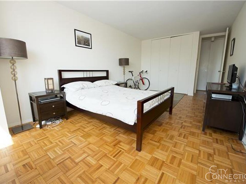 2nd image of 1 Irving Pl APT U18c