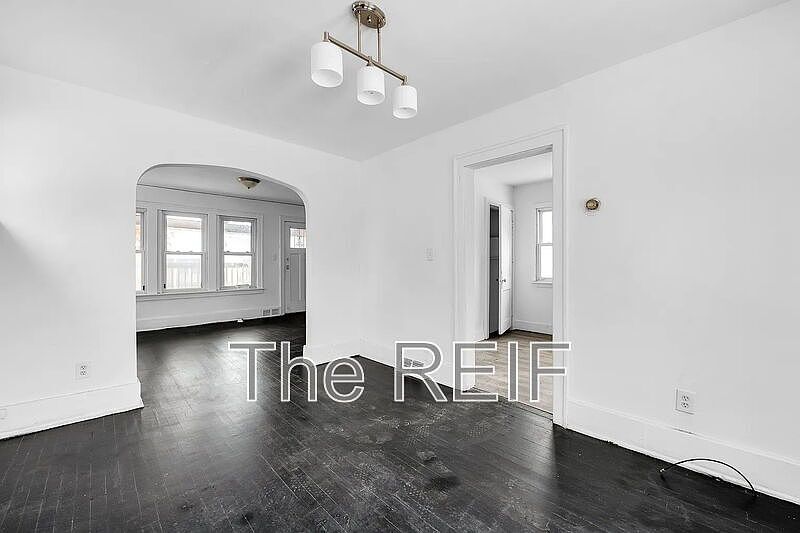 2nd image of 15906 Alden St