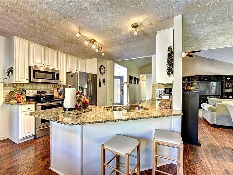 3940 Piper Glen Dr — Photo 10