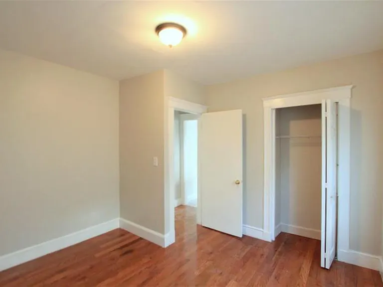 113 Yale St — Photo 11
