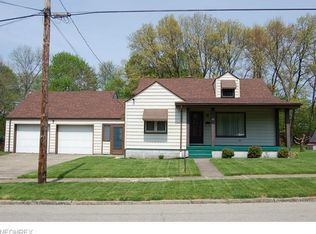 156 Chestnut St, Struthers, OH 44471