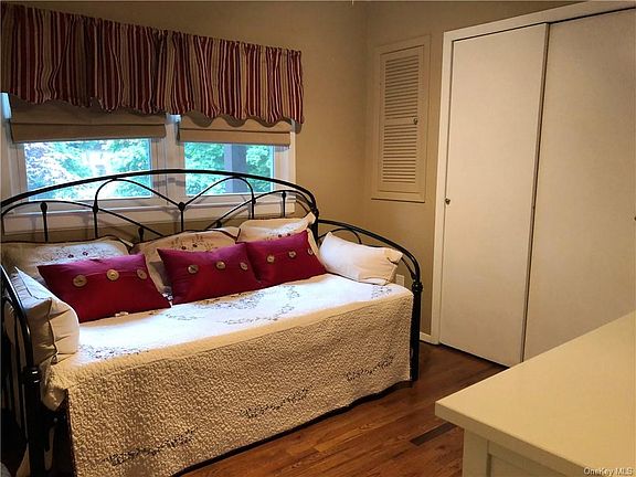 5th image of 45 Palisades Ct