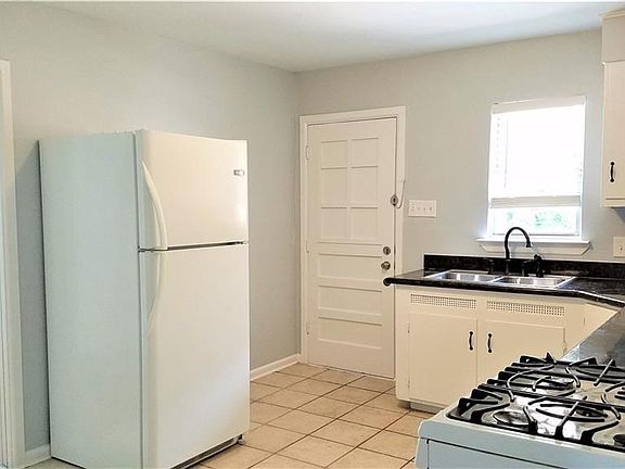 4th image of 3626 N Fitzhugh Ave