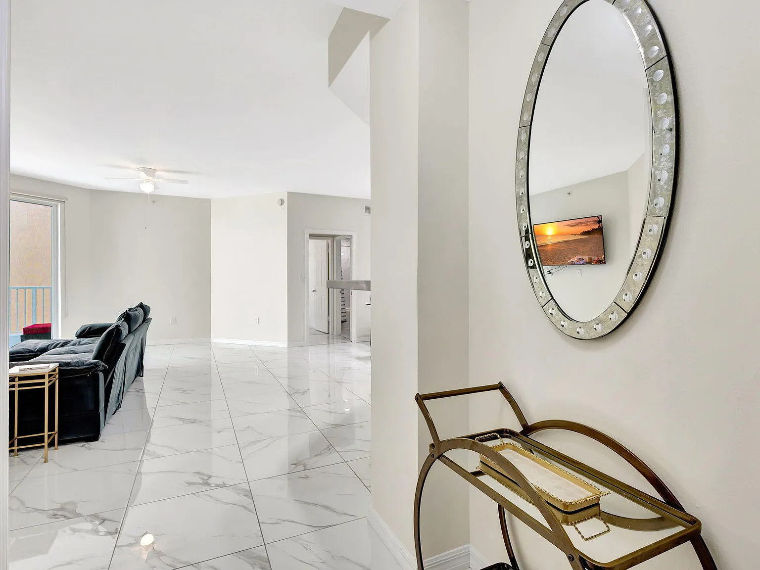2 bed, 2.0 bath, 1350 sqft, $4,500 — Photo 4