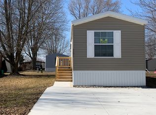 52077 Oxford Ln, New Baltimore, MI