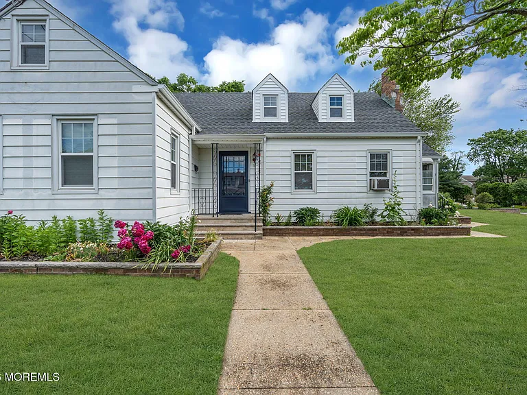 37 Highland Ave — Photo 6