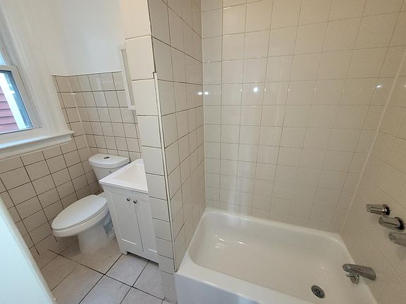 2nd image of 109 Inslee Pl #3F