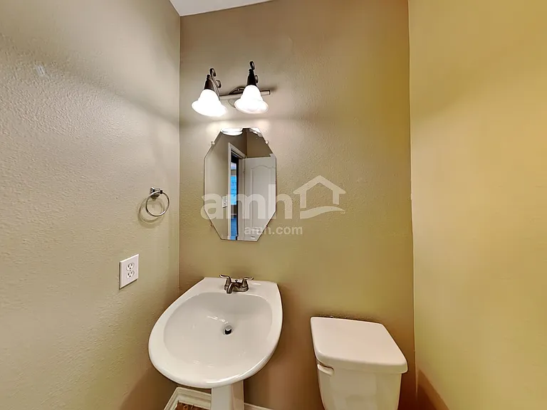 5718 Emerald Brook Ln — Photo 11
