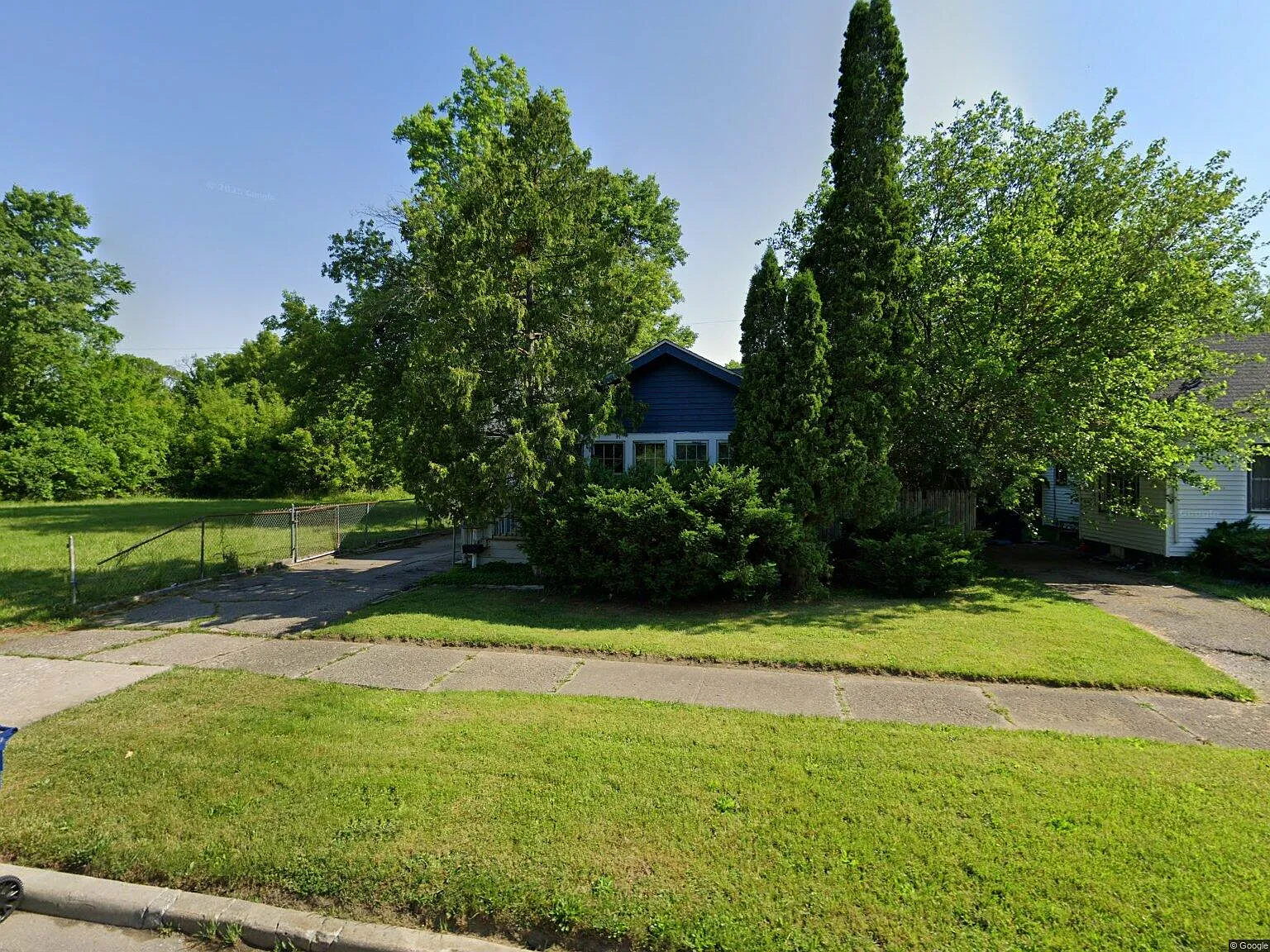 2 bed, 829 sqft, $725 — Photo 1