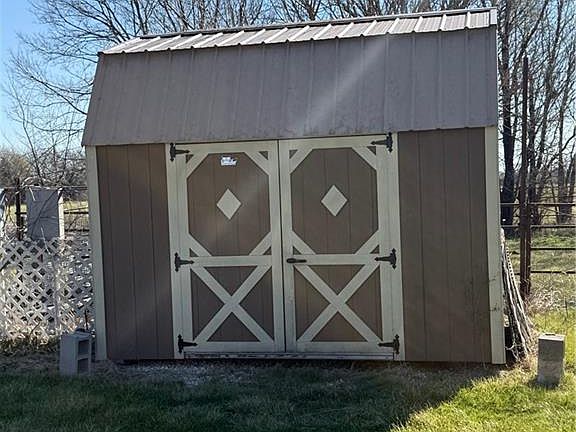 5th image of 37725 Harmony Rd
