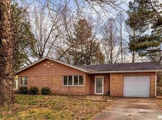 1703 W Freeman St, Carbondale, IL 62901
