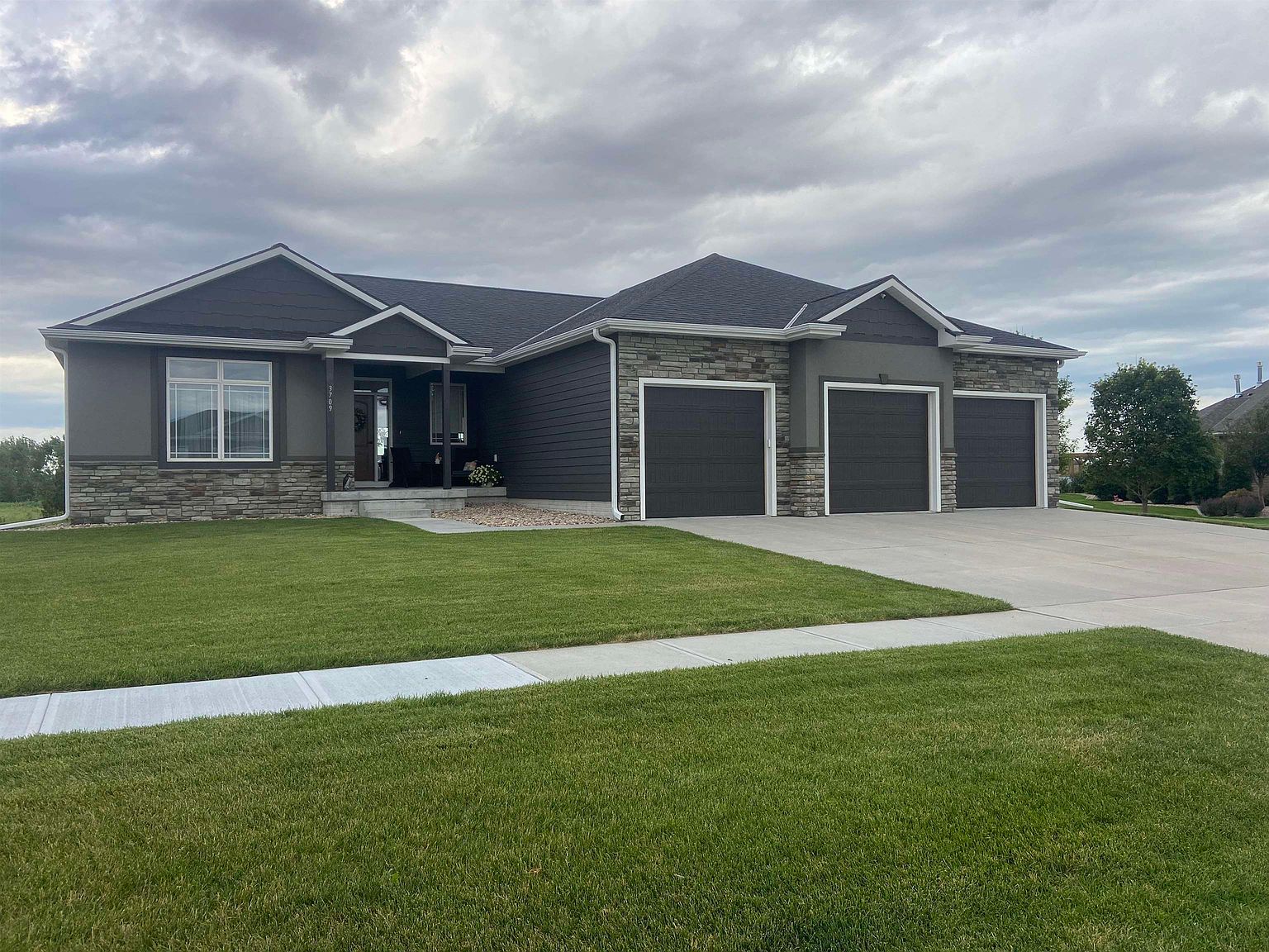 3709 Wendell Dr, Hastings, NE 68901 Zillow