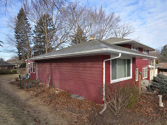 2nd image of 2315 Richard Ave