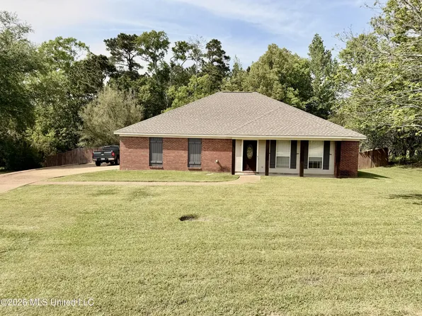1007 Stonehendge Dr, Brandon, MS 39042