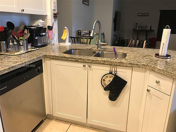5th image of 814 San Remo Dr