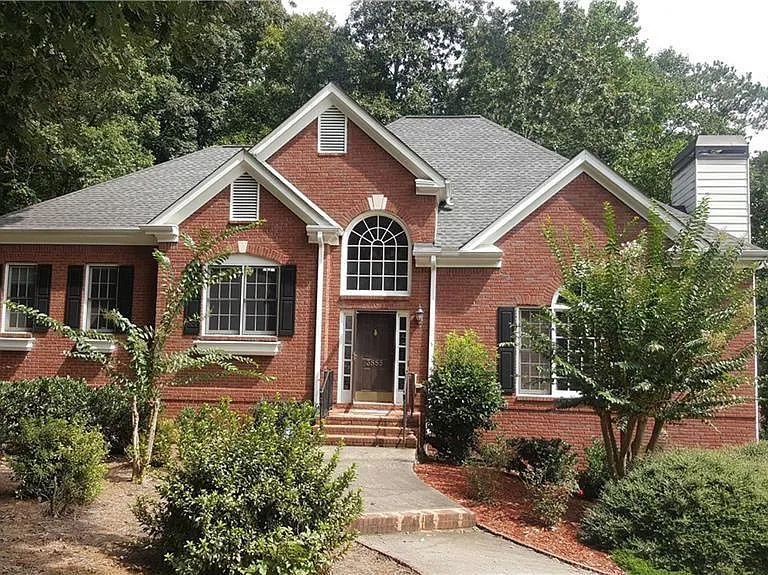 3885 Waterford Dr — Photo 1