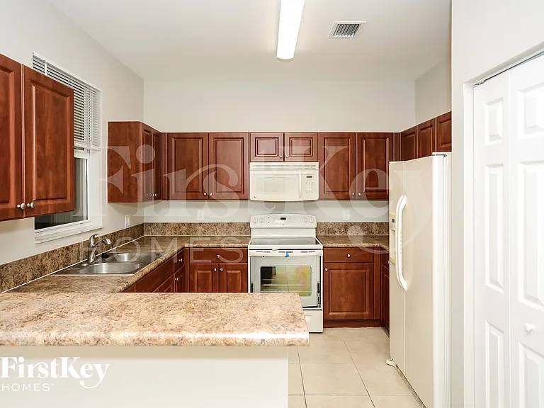 13090 SW 132nd Ter — Photo 6