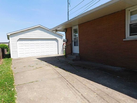 3rd image of 4824 Earl Ave