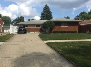 28438 Milton Ave, Warren, MI 48092