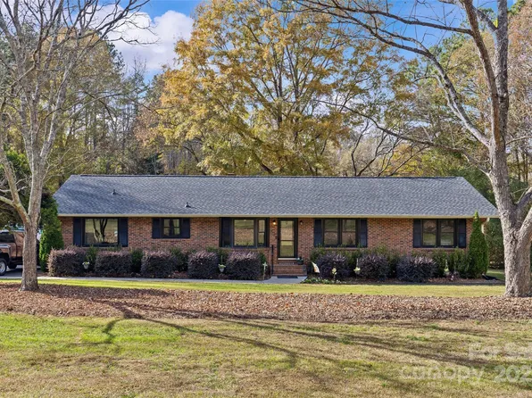 1949 Candlewick Dr, Fort Mill, SC 29715