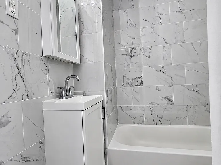 459 Pulaski St #2 — Photo 10