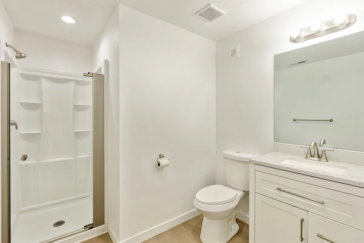 Building Photo - 13007 S Twisted Oak Dr #BASEMENT