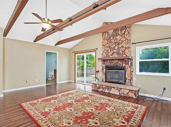 4th image of 2341 Lucerne Dr