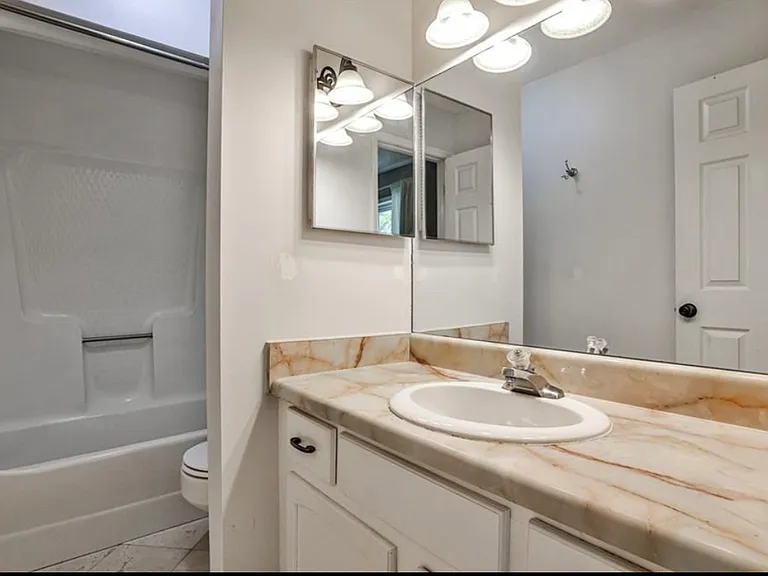 Colonial Dr — Photo 11