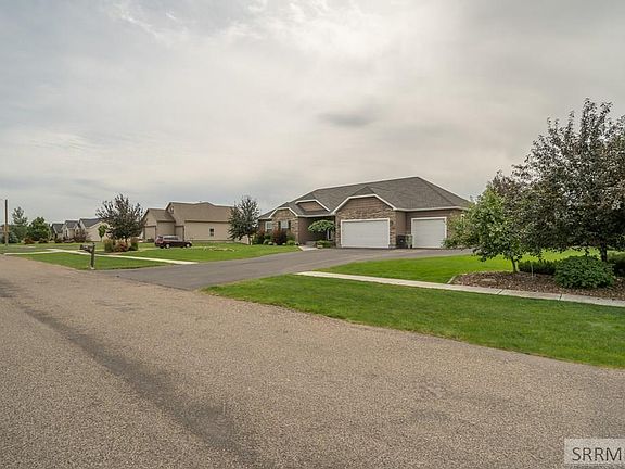 2nd image of 2054 E Berggren Ln
