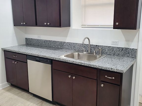 3rd image of 5027 W Washington Blvd #1E