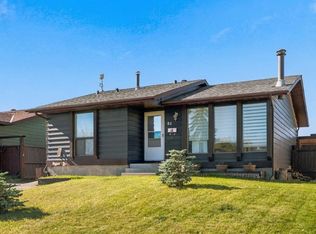 84 E Glendale Way, Cochrane, AB T4C 1H9