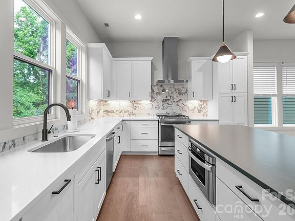 2nd image of 1451 Haywood Ct #A