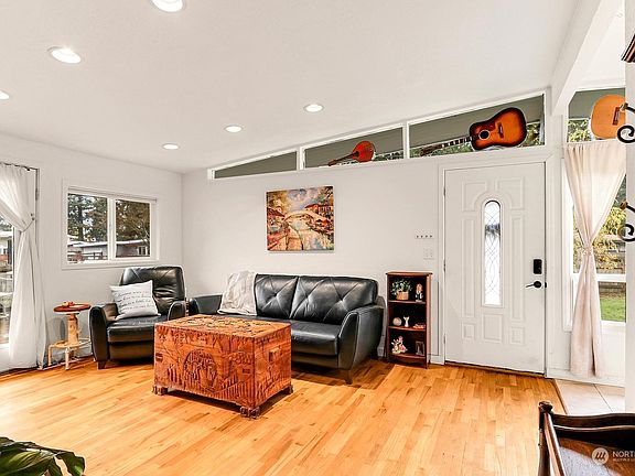3rd image of 6123 Dale Way