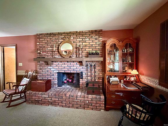 4th image of 4221 N Lancaster Dr