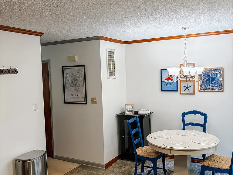 6530 Thetford Ct — Photo 3
