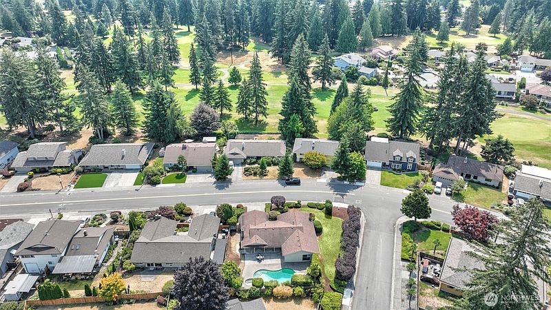 5th image of 14656 SE Fairwood Boulevard
