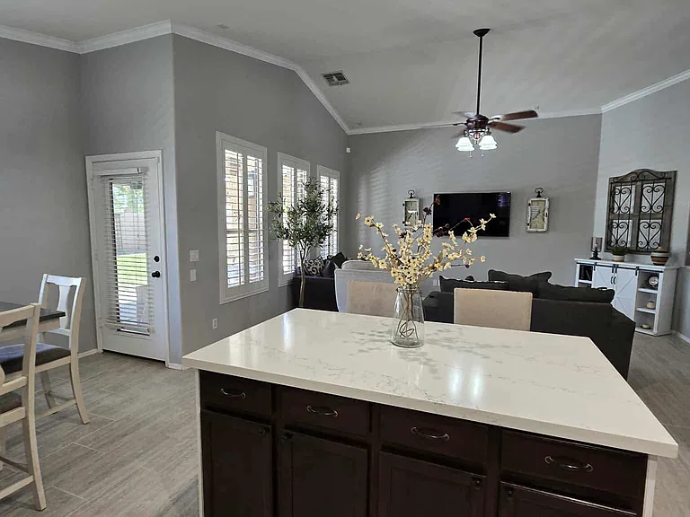 5275 W Morten Ave — Photo 3