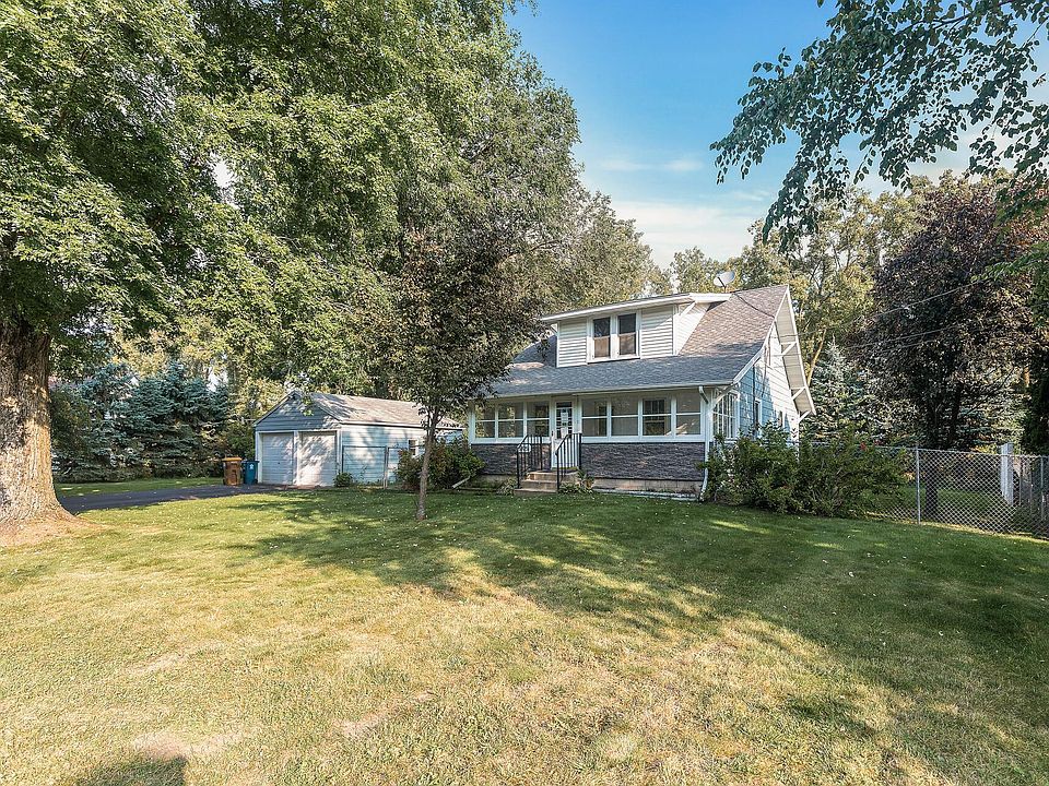 1st image of 1895 Garden Ln