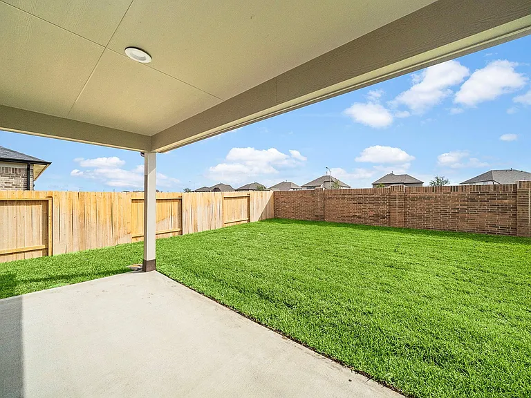 3327 Tilley Dr — Photo 32