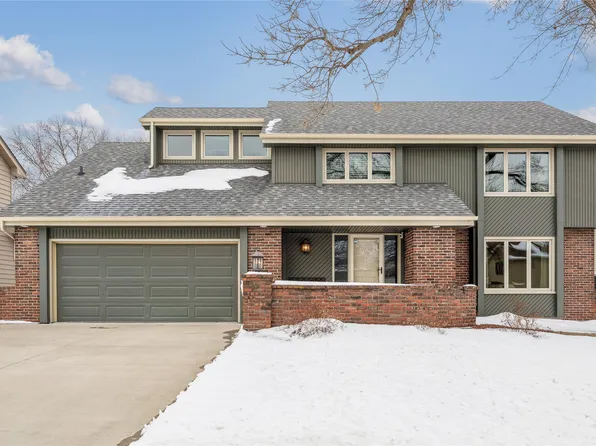 9725 Aurora Ave, Urbandale, IA 50322