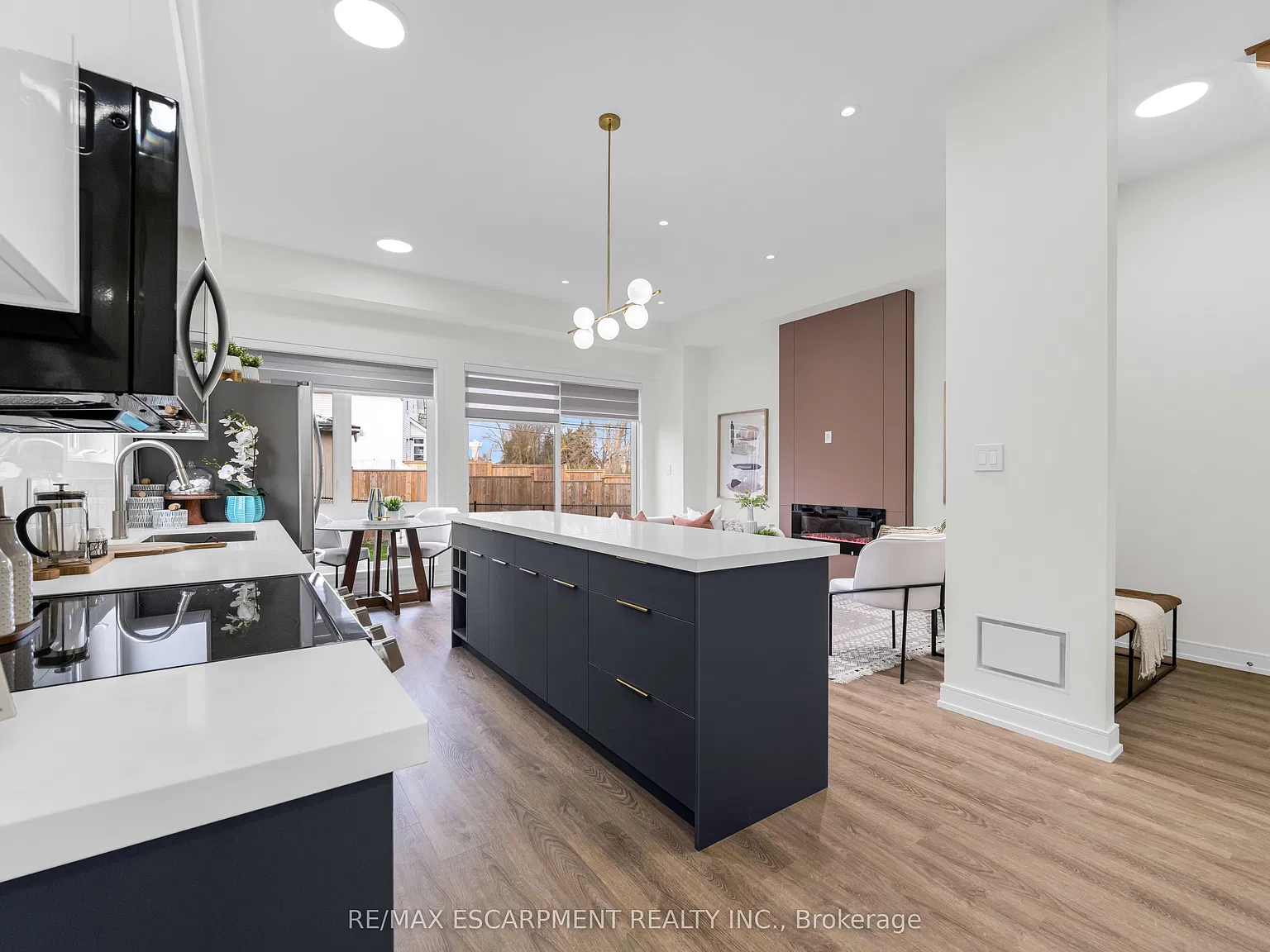 2 bed, $2,600 — Photo 4