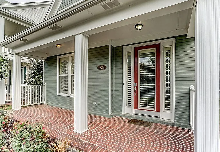1338 Harbor Park Dr — Photo 2